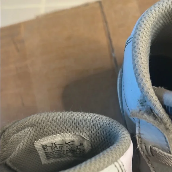 Nike Purple and White Sneakers with Classic Design - Picture 3 of 8